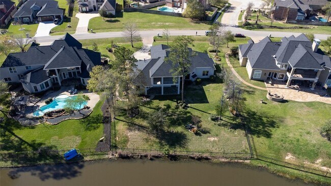 Building Photo - 25702 Golden Bell Dr