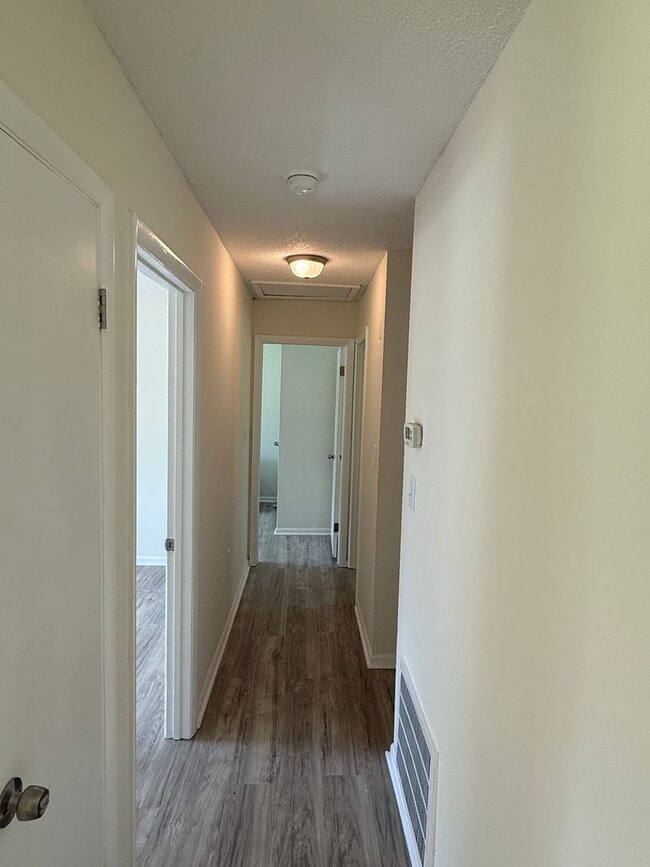 Building Photo - Richland Apartments Building B