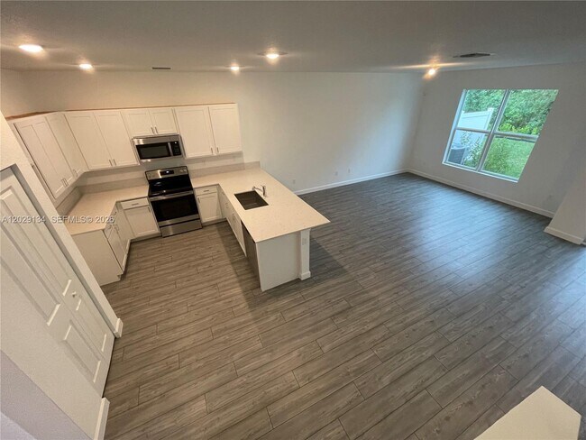 Building Photo - 4297 Hammock Grove Dr