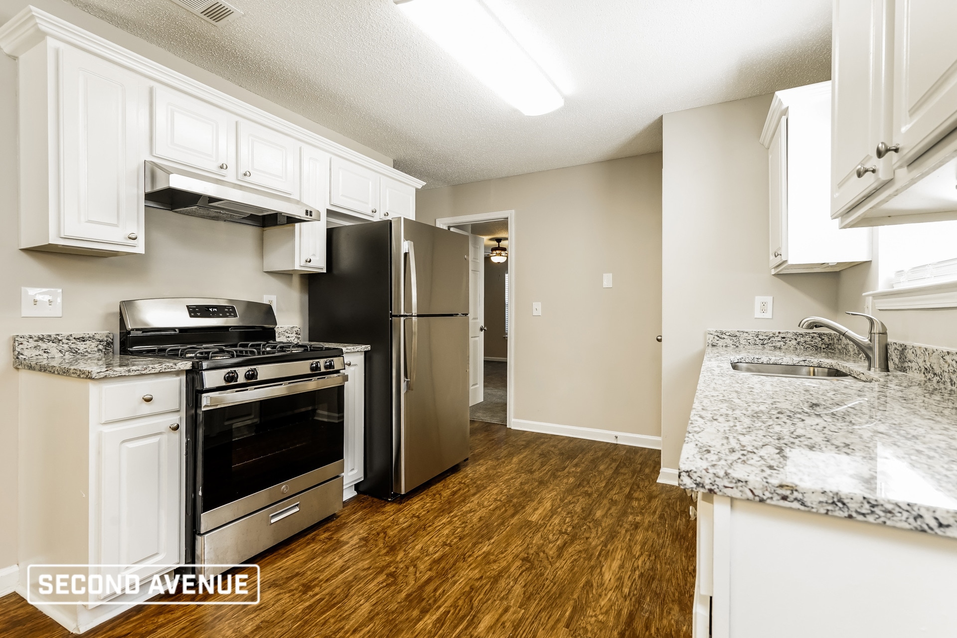 Building Photo - 10784 Knotty Pine Pl