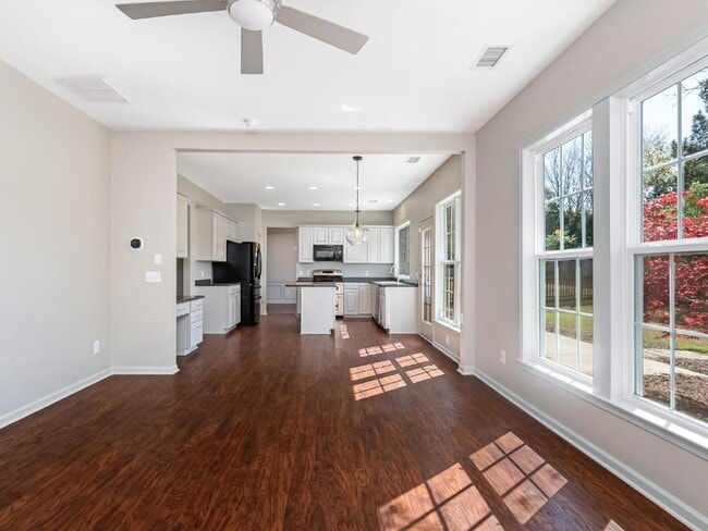 Building Photo - Cutters Spring-Providence Park!