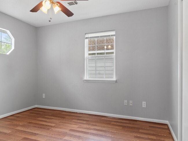 Building Photo - 3131 Signal Hill Dr