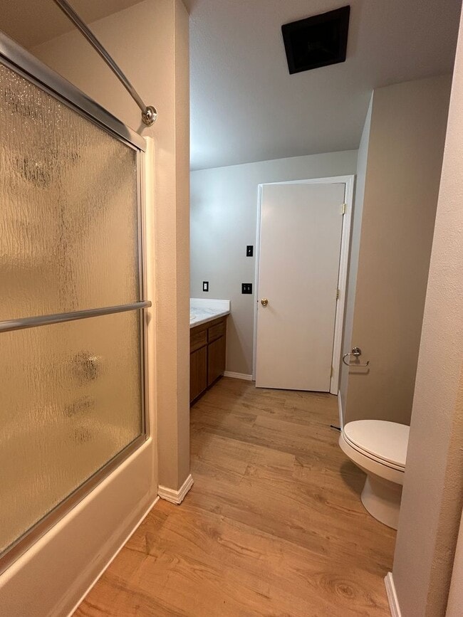 Building Photo - Remodeled 3 Bedroom / 1 Bathroom House on ...