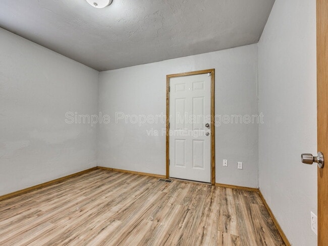 Building Photo - 1802 S Dille Ave