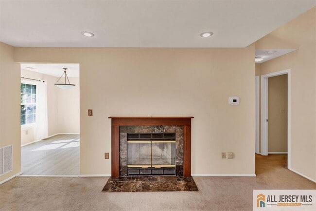 Building Photo - 48 Tanglewood Ct