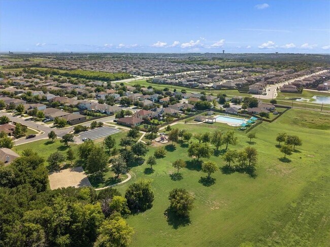 Building Photo - 519 Pinnacle Dr