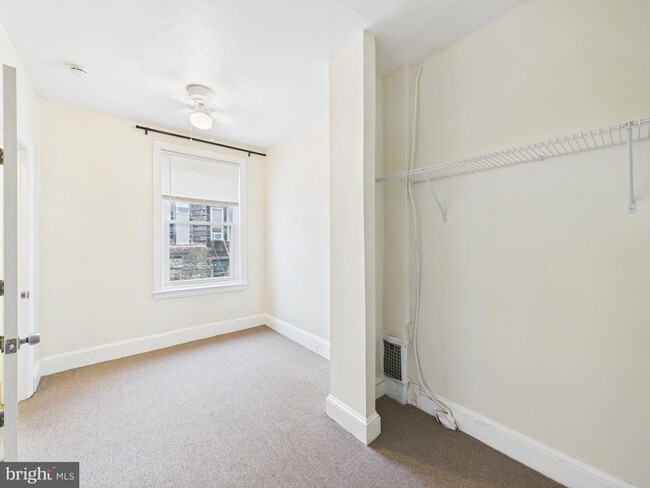 Building Photo - 1825 Carlton St