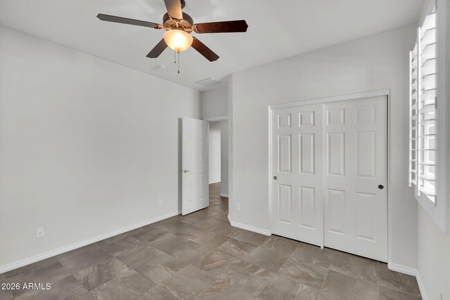 Building Photo - 594 E Vesper Trail