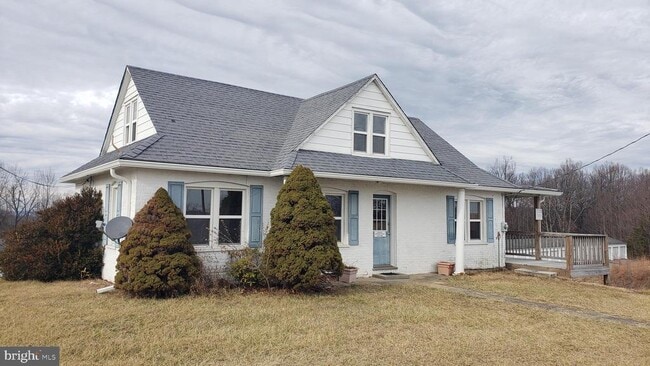 Building Photo - 19 Laverne Dr