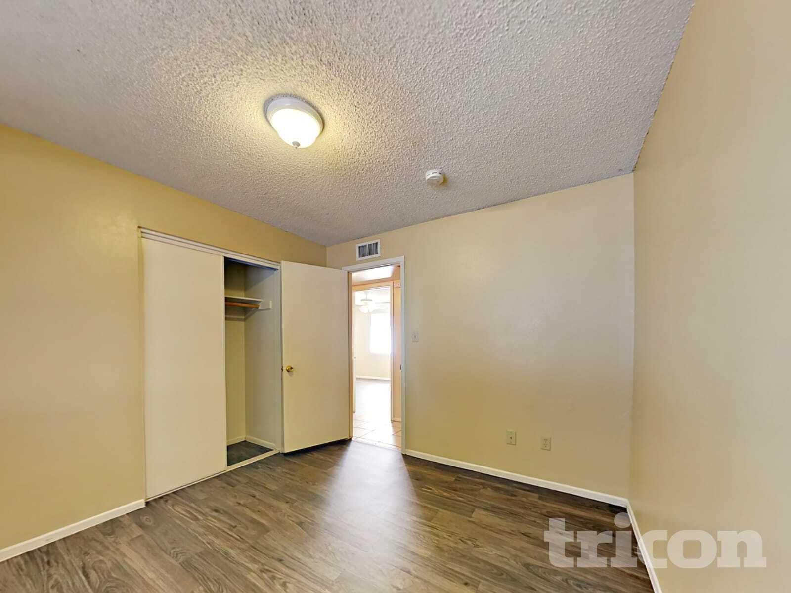 Building Photo - 4302 N 79th Ave