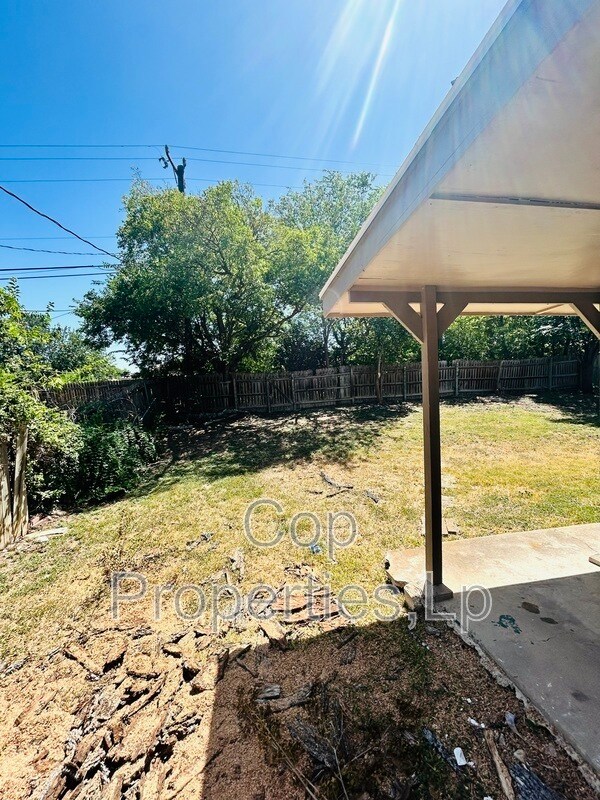 Building Photo - 14810 Ridge Hill Dr