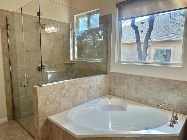 Building Photo - 911 Copper Lake Rd