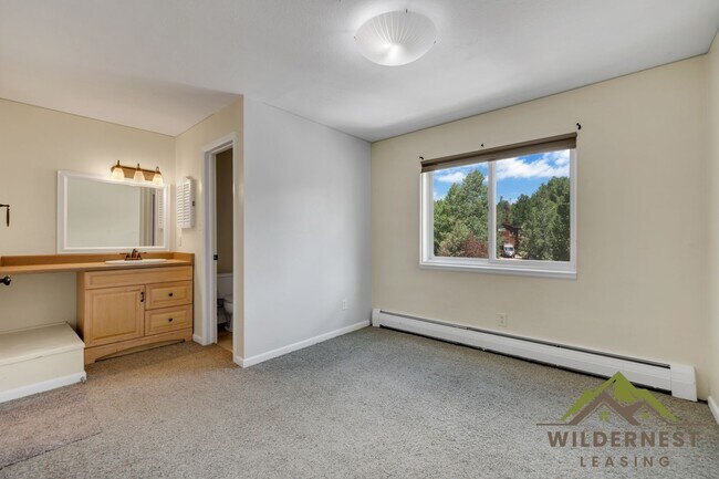 Building Photo - Yacht Club Condo - LAKE VIEWS-Great 3 Bedroom/2 Bath Unit w/Lake Access
