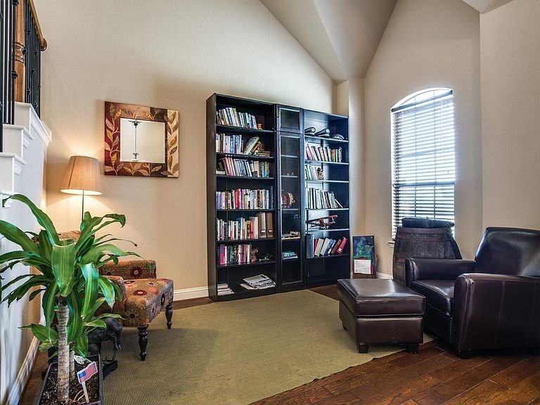 Building Photo - 9595 Knight Ln