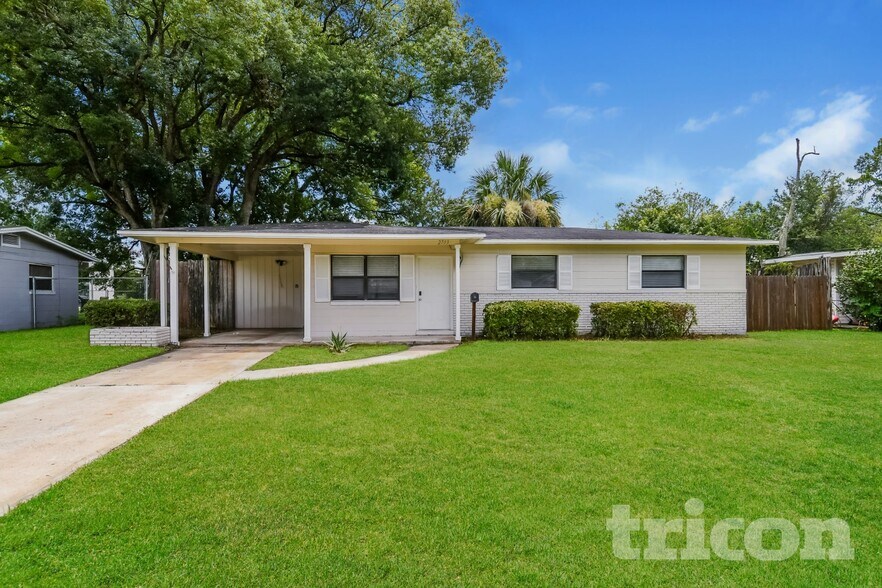 Building Photo - 2703 Arlex Dr E