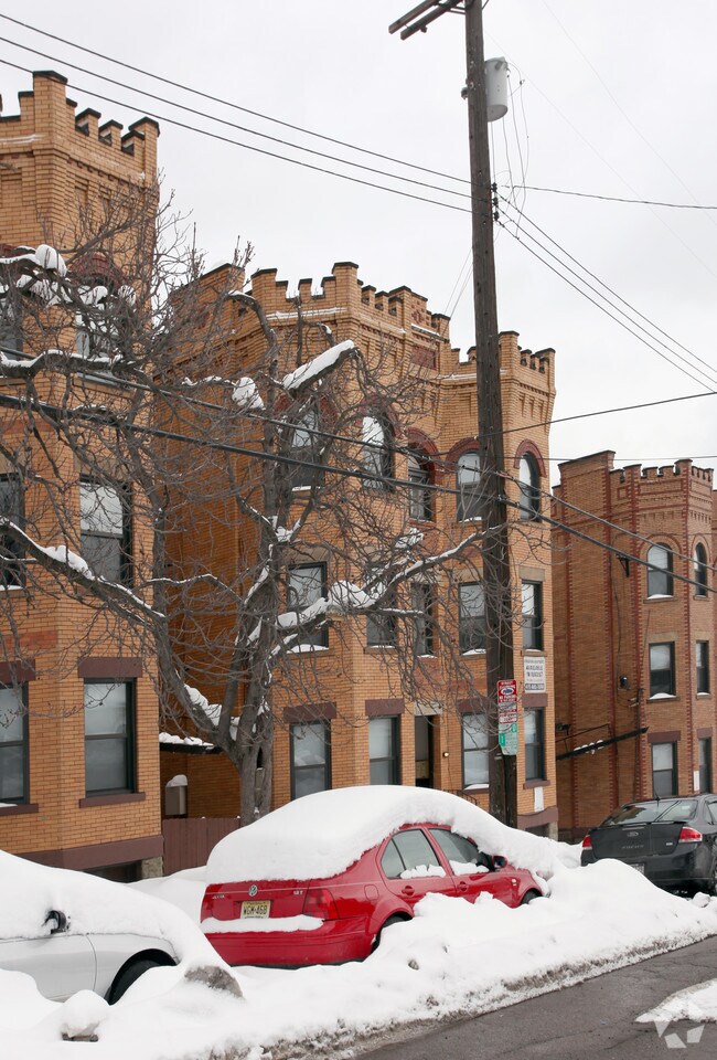 Building Photo - Oakland/Bates Apartments