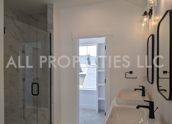 Building Photo - 8048 W 52nd Ln