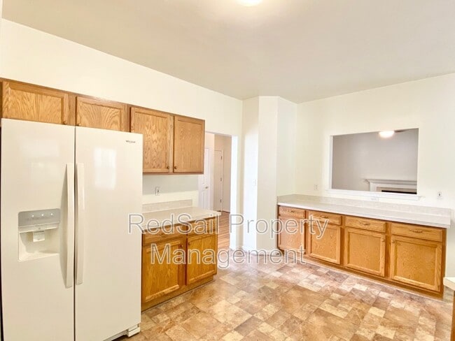 Building Photo - 889 Holbrook Dr