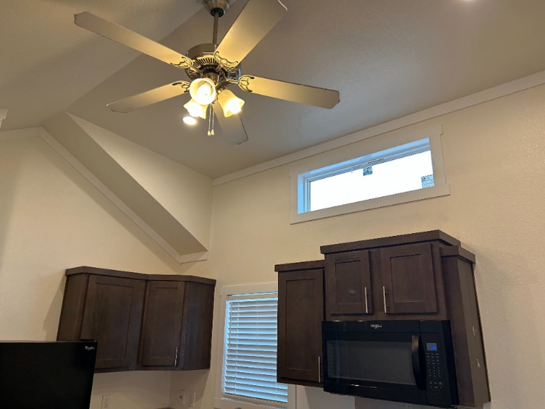 Building Photo - 5215 Crestway Rd