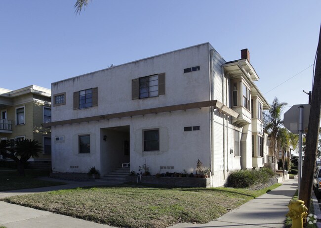 Building Photo - E Street Apartments