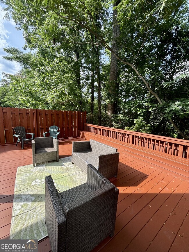 Building Photo - 141 Chastain Loop