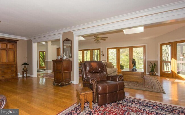 Building Photo - 3253 Juniper Ln