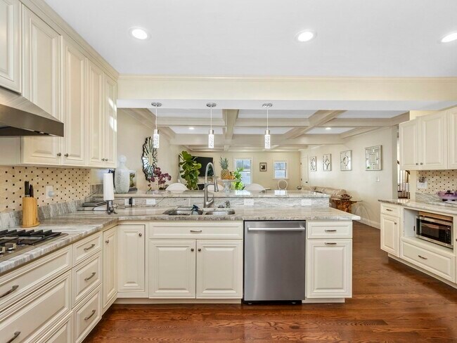 Building Photo - 50 Rowe St