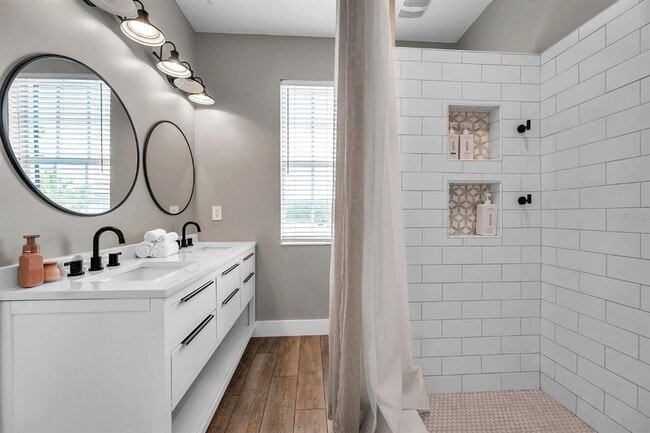 Building Photo - 10635 Marsha Dr