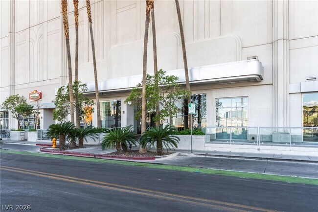 Building Photo - 900 S Las Vegas Blvd