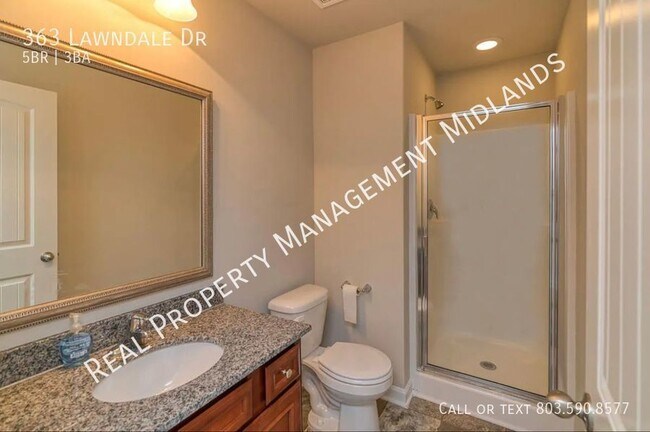Building Photo - Luxurious Living in the Heart of Heather H...