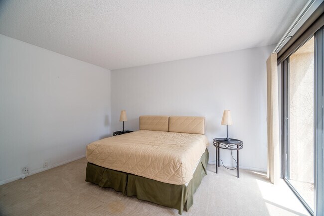 Building Photo - 645 Hospitality Dr