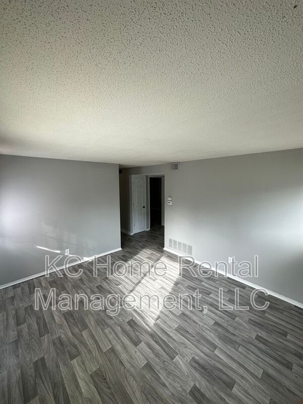 Building Photo - 6500 Ravena Rd