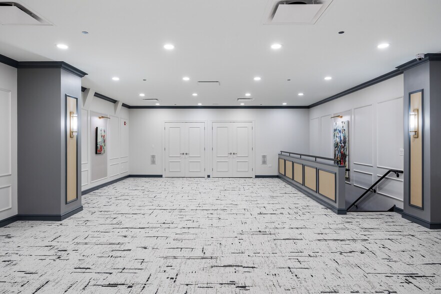 Building Photo - 310 S Michigan Ave