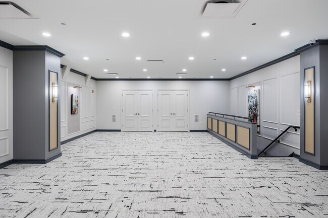 Building Photo - 310 S Michigan Ave