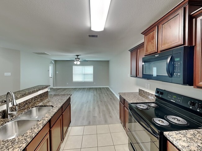 Building Photo - 8707 Hazel Rose Sky Dr