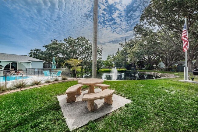 Building Photo - 1000 Crane Ct