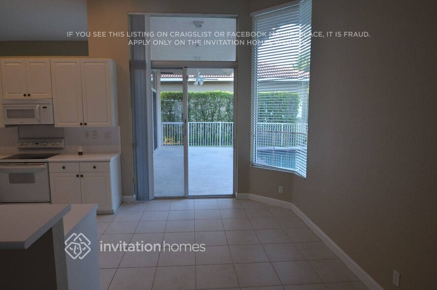 Building Photo - 5031 NW 123rd Ave