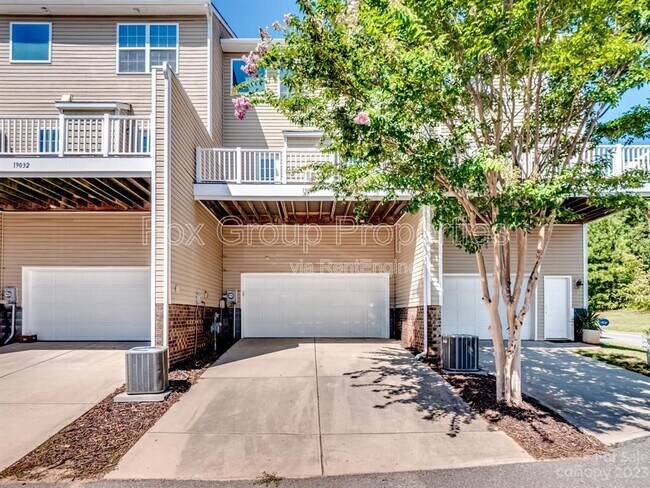 Building Photo - 19036 Lake Breeze Dr
