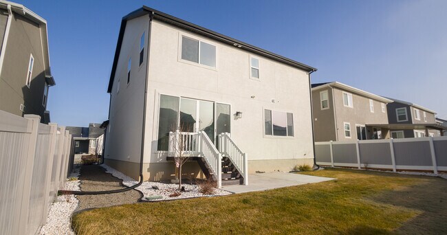 Building Photo - 1975 W 950 N