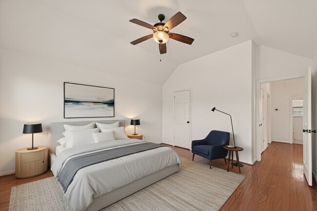 Building Photo - 218 Plaza Del Sol Park