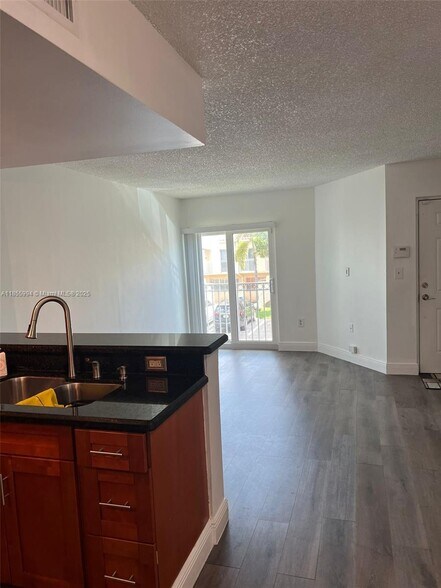 Building Photo - 8660 NW 5th Ter