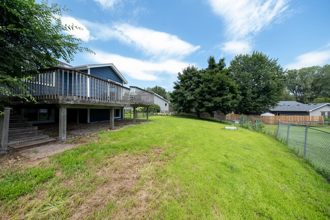 Building Photo - 15709 Chalet Ct