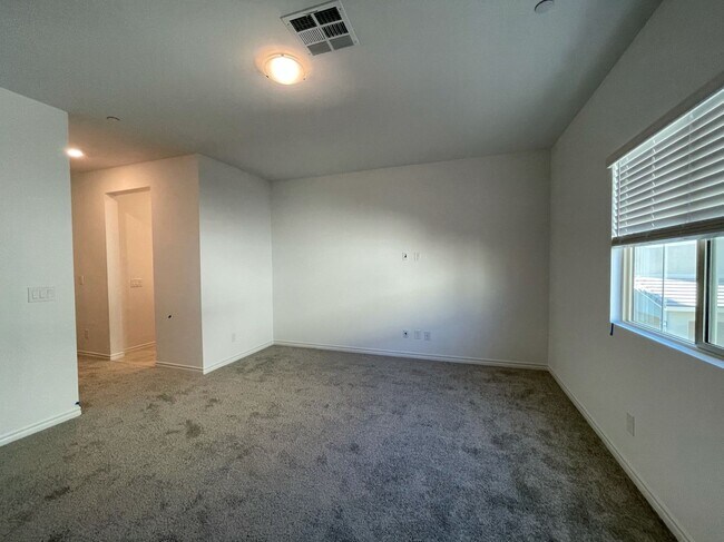 Building Photo - GATED 3 BED 2.5 BATH 2 CAR GARAGE + LOFT IN NORTH LAS VEGAS