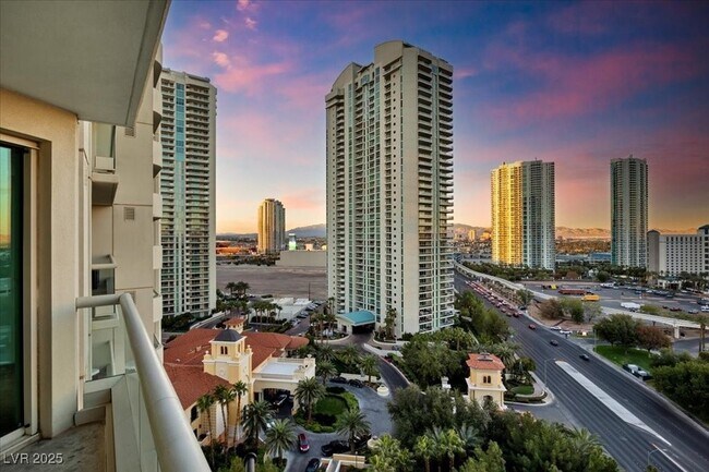 Building Photo - 2877 Paradise Rd