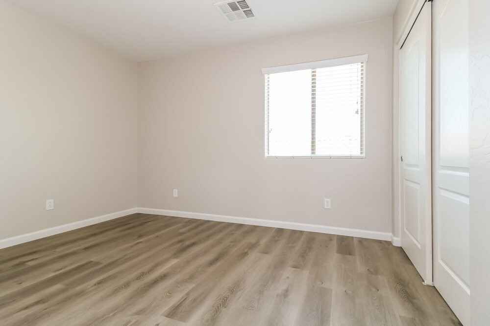 Building Photo - 7113 W Winslow Ave