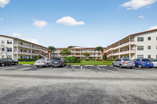 Building Photo - 277 Brighton G