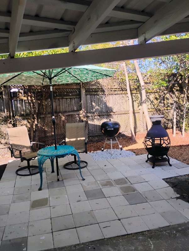 Building Photo - 902 Oak Ave