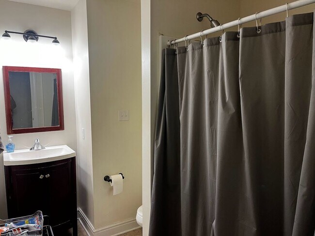 Building Photo - 2128 E Carson St