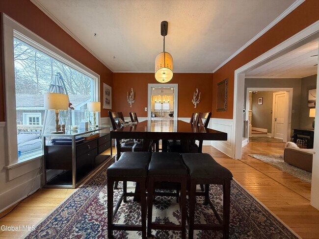 Building Photo - 21 Baker St