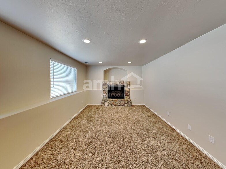 Building Photo - 15121 S Moab Way